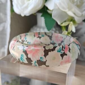 Vintage chunky floral and clear plastic bangle bracelet